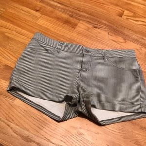 Stripped shorts